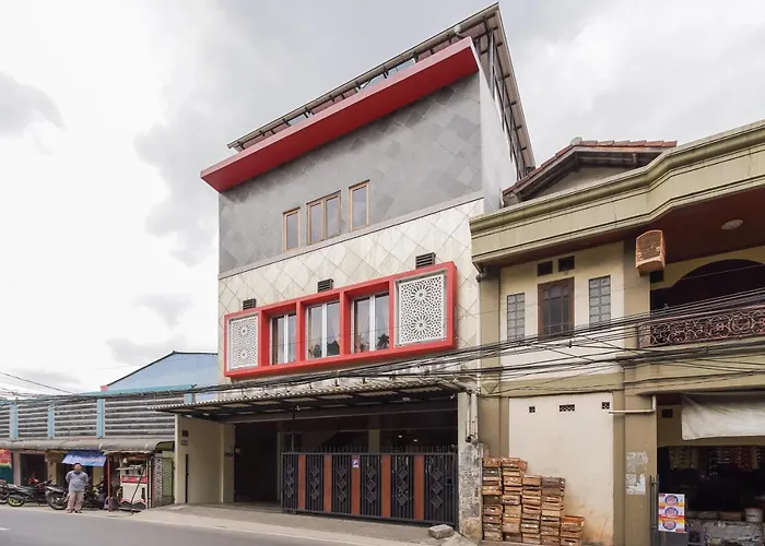 Urbanview Hotel Cantee Halim Perdanakusuma by RedDoorz Jakarta
